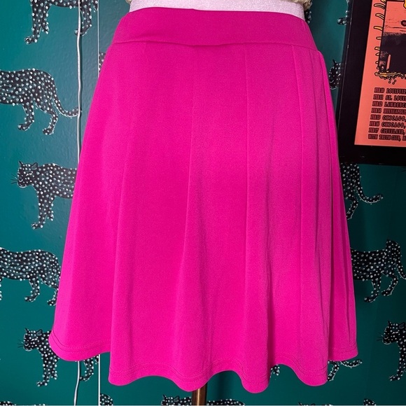 NWOT Hot Pink Barbie Core Punk Mini Skort with Adjustable Thigh Buckle Size M - Picture 10 of 12